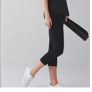 Lululemon Athletica Align 7/8 Black Leggings Size Women’s 4 No Flaws
